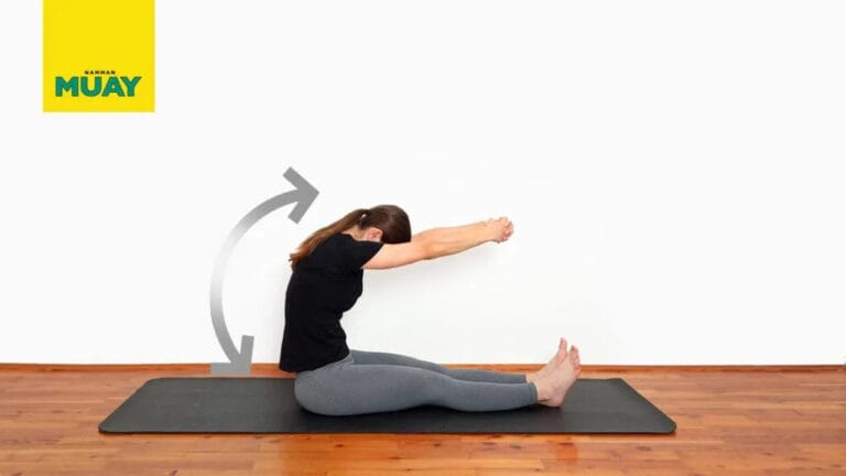 Stretch dei romboidi da seduti con gambe distese