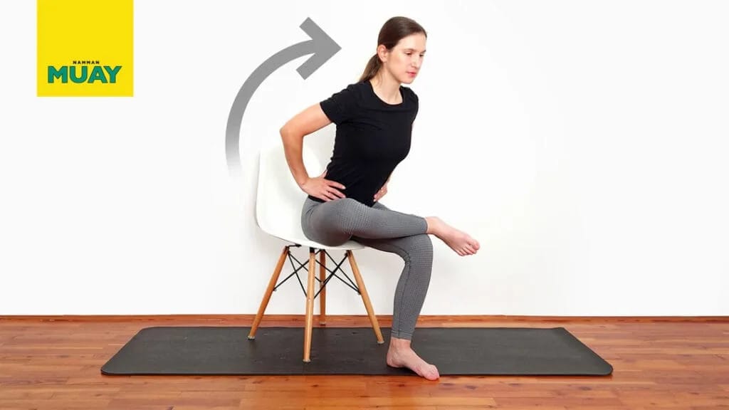 Stretch piriforme in posizione seduta – sollievo per anche e schiena