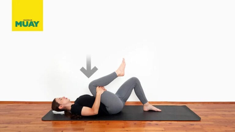 Ginocchio singolo al petto per flessibilità lombare